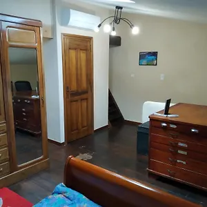 https://la-mauricette.fr-provencehotel.com